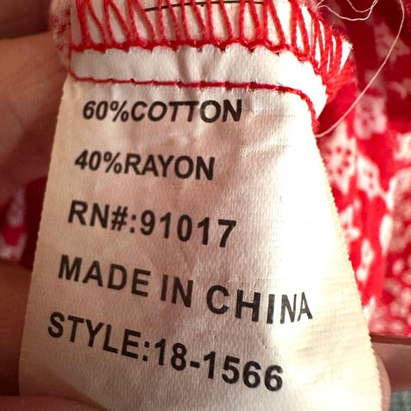 Solitaire Top Womens | Sz Large | Red and White Floral |Embroidered | L Sleeve - Picture 2 of 9